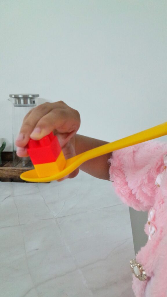 blocks on spoon