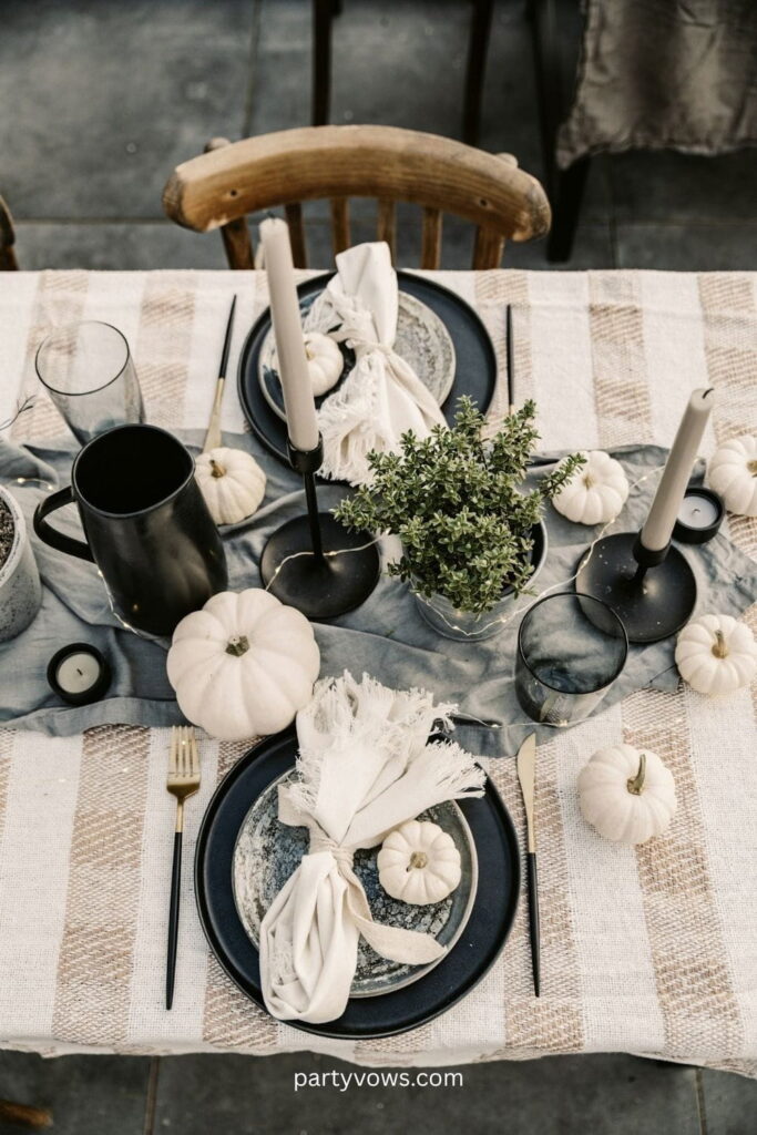 Black & White Thanksgiving Tablescapes